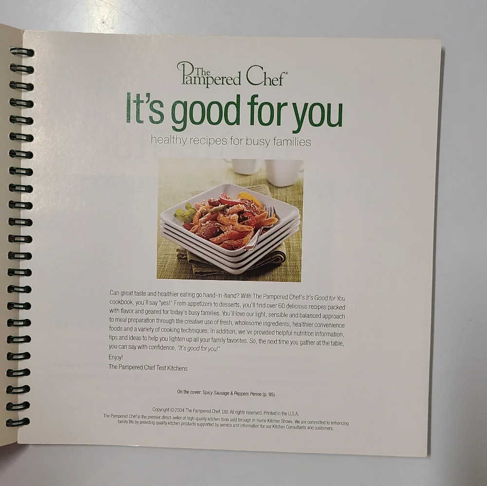 The Pampered Chef Healthy Family Cookbook & Scalloped Canapé Bread Tube Bundle